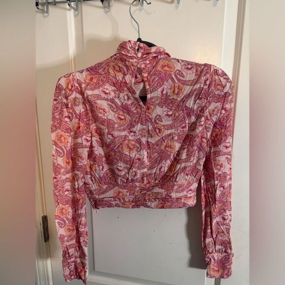 MAJORELLE Stella pink and White Puff Sleeve Crop Blouse size small EUC - Picture 4 of 5